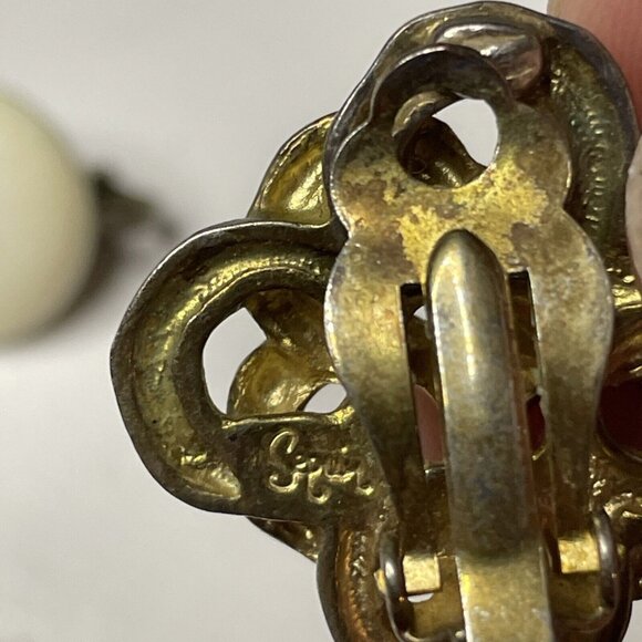 Lot of 17 Mismatched Signed Vintage Clip On Screw Back Earrings Trifari Napier + - Picture 7 of 12